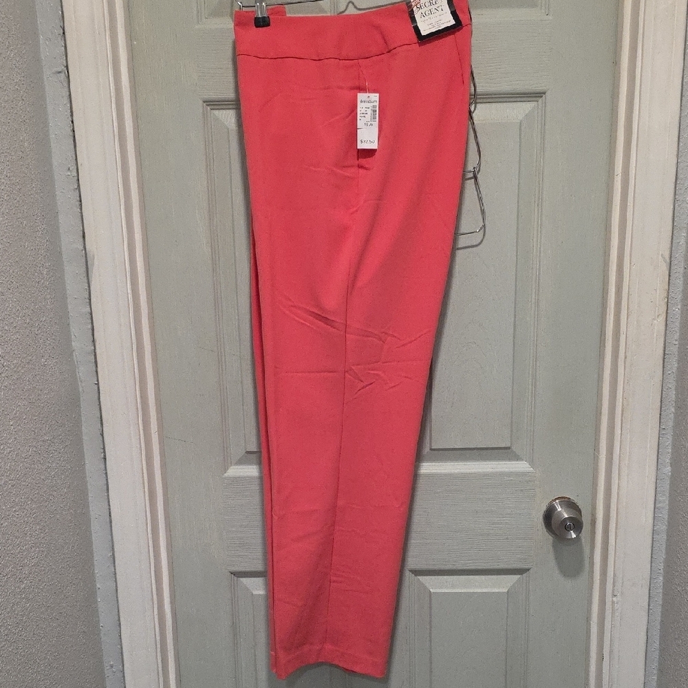 Roz & Ali NWT Secret Agent Collection Coral Pull On Trousers